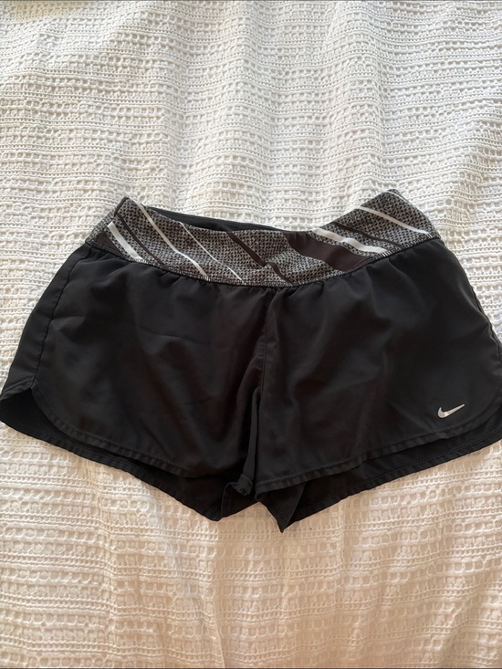 Nike Pants - Nike Women’s Black Athletic Shorts with Patterned Waistband